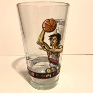 🌺 Portland Trail Blazers Pint Glass Robin Lopez